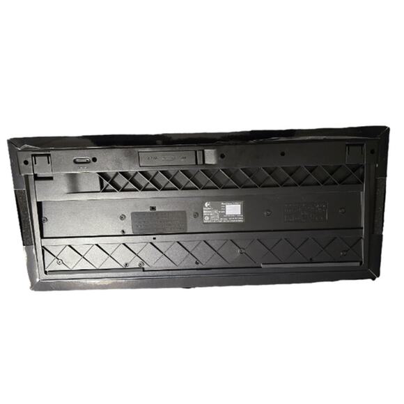 Logitech Cordless MediaBoard Pro for PS3 New in Open Box - Picture 7 of 8